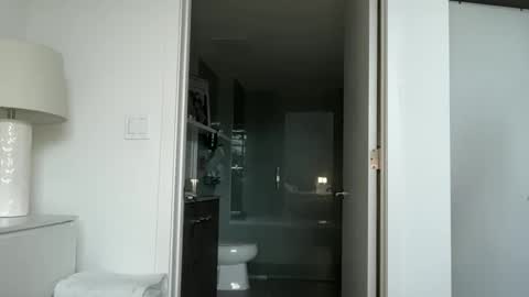 Snapshot of reecemarie chatting on 11.13.25 Reece Marie online show from 11.13.25