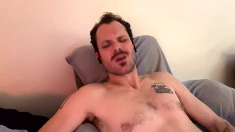 Snapshot of reed_thomas chatting on 12.31.24 Reed Thomas online show from 12.31.24