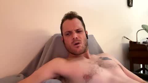 Snapshot of reed_thomas chatting on 11.30.25 Reed Thomas online show from 11.30.25