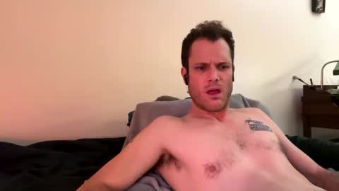 Snapshot of reed_thomas chatting on 12.15.25 Reed Thomas online show from 12.15.25