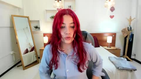 Snapshot of regina_blum chatting on 02.26.25 Regina online show from 02.26.25