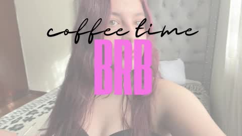 Snapshot of regina_blum chatting on 10.12.25 Regina online show from 10.12.25