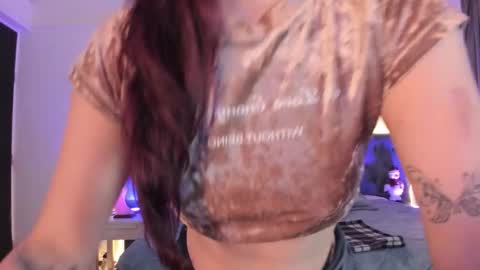 Snapshot of regina_blum chatting on 11.28.25 Regina online show from 11.28.25