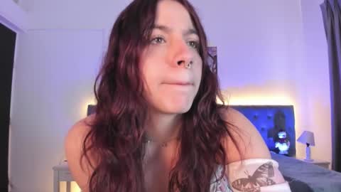 Snapshot of regina_blum chatting on 12.03.25 Regina online show from 12.03.25