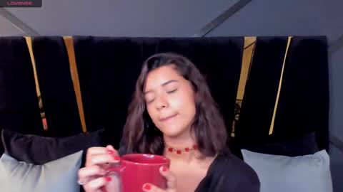 Snapshot of regina_noctixx chatting on 03.05.25 Regina online show from 03.05.25