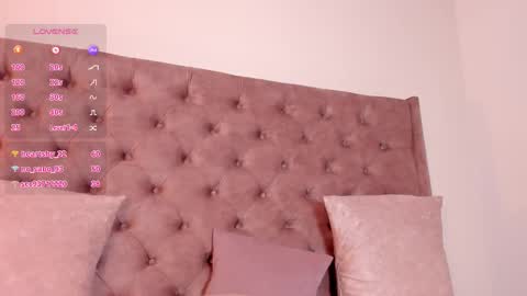 Snapshot of regina_noctixx chatting on 10.27.25 Regina online show from 10.27.25