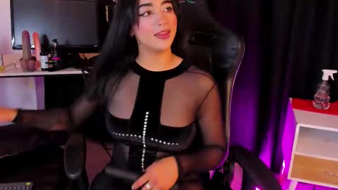 Snapshot of regina_storm chatting on 10.28.25 online show from 10.28.25