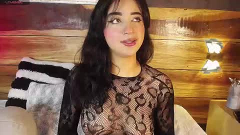 Snapshot of regina_storm chatting on 11.06.25 online show from 11.06.25