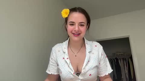Its Reginaaa  online show from 05.02.26