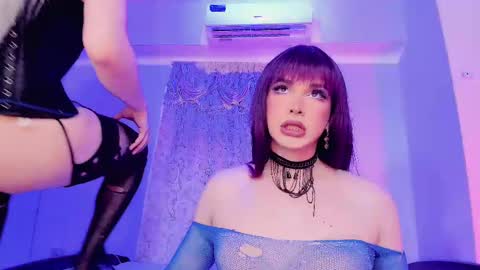 Snapshot of reginarose chatting on 02.21.25 reginarose online show from 02.21.25