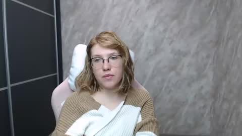 Snapshot of reginasmilee chatting on 02.15.25 Regina online show from 02.15.25