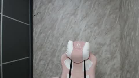 Snapshot of reginasmilee chatting on 02.21.25 Regina online show from 02.21.25