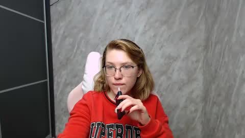 Snapshot of reginasmilee chatting on 02.26.25 Regina online show from 02.26.25