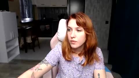 Snapshot of reginasmilee chatting on 10.07.25 Regina online show from 10.07.25