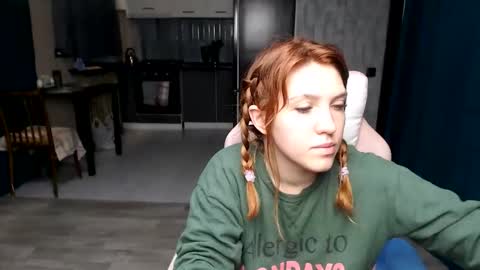 Snapshot of reginasmilee chatting on 10.15.25 Regina online show from 10.15.25