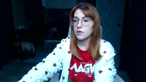 Snapshot of reginasmilee chatting on 10.24.25 Regina online show from 10.24.25