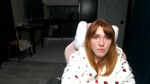 Snapshot of reginasmilee chatting on 10.25.25 Regina online show from 10.25.25