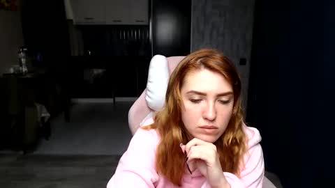 Snapshot of reginasmilee chatting on 10.28.25 Regina online show from 10.28.25