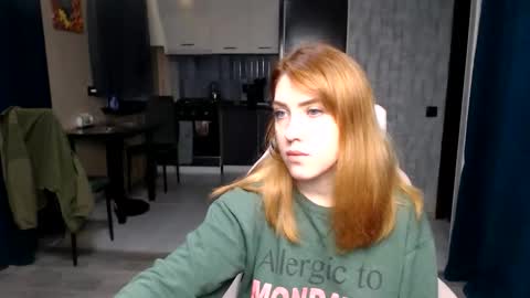 Snapshot of reginasmilee chatting on 11.02.25 Regina online show from 11.02.25