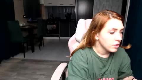 Snapshot of reginasmilee chatting on 11.02.25 Regina online show from 11.02.25