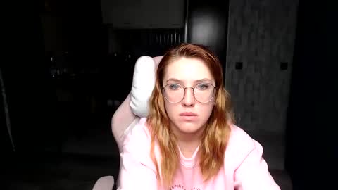 Snapshot of reginasmilee chatting on 11.09.25 Regina online show from 11.09.25