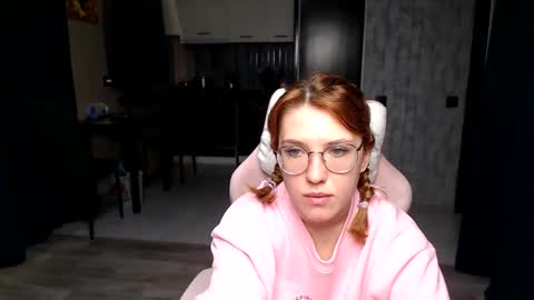 Snapshot of reginasmilee chatting on 11.10.25 Regina online show from 11.10.25