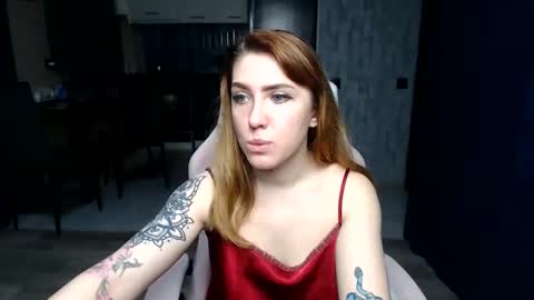 Snapshot of reginasmilee chatting on 11.24.25 Regina online show from 11.24.25