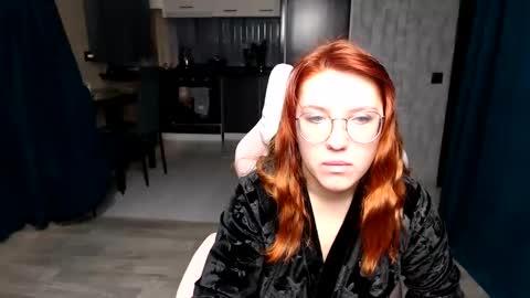 Snapshot of reginasmilee chatting on 12.02.25 Regina online show from 12.02.25