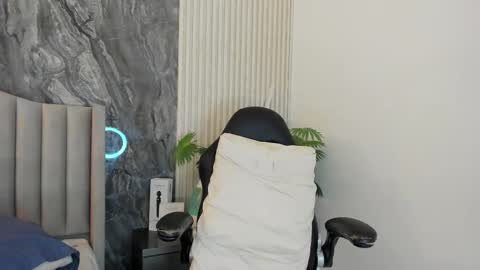 reginavegaa online show from 03.11.25