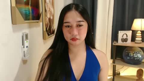 Snapshot of reginethegoddess chatting on 12.17.25 regine online show from 12.17.25