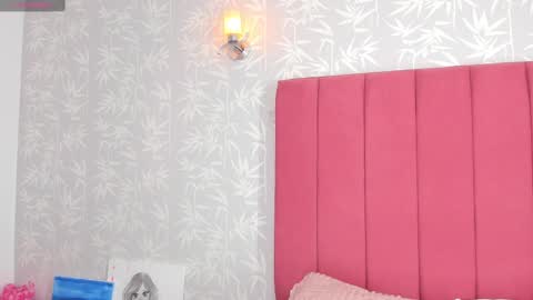 Snapshot of reikaminato chatting on 09.26.25 Reika  online show from 09.26.25