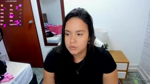 reina_loren online show from 06.11.26