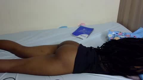 Snapshot of rellings_maya chatting on 01.19.25 rellings-maya online show from 01.19.25