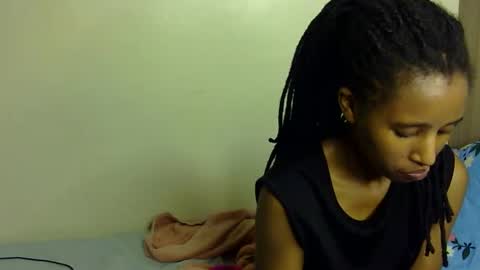 Snapshot of rellings_maya chatting on 01.19.25 rellings-maya online show from 01.19.25