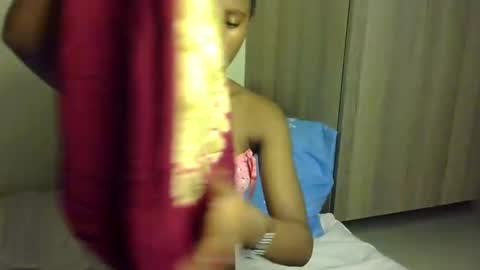 Snapshot of rellings_maya chatting on 01.21.25 rellings-maya online show from 01.21.25