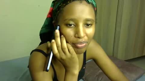 Snapshot of rellings_maya chatting on 01.22.25 rellings-maya online show from 01.22.25