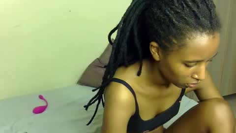 Snapshot of rellings_maya chatting on 01.24.25 rellings-maya online show from 01.24.25