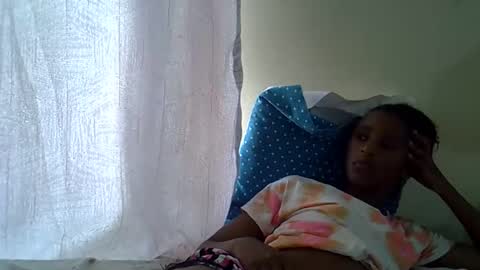 Snapshot of rellings_maya chatting on 10.10.25 rellings-maya online show from 10.10.25