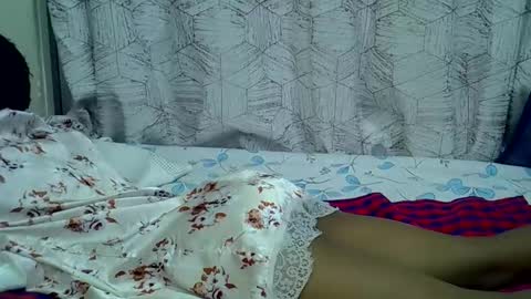 Snapshot of rellings_maya chatting on 10.16.25 rellings-maya online show from 10.16.25