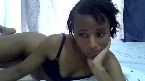 Snapshot of rellings_maya chatting on 10.20.25 rellings-maya online show from 10.20.25