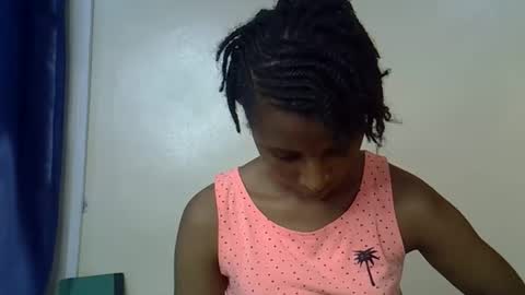 Snapshot of rellings_maya chatting on 10.25.25 rellings-maya online show from 10.25.25