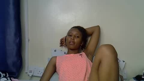 Snapshot of rellings_maya chatting on 10.29.25 rellings-maya online show from 10.29.25