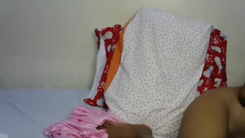 Snapshot of rellings_maya chatting on 12.03.25 rellings-maya online show from 12.03.25