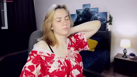 RemiPeach online show from 06.09.26
