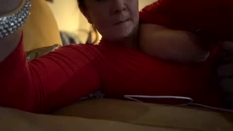 Snapshot of remmissecrets chatting on 01.01.25 remmissecrets online show from 01.01.25