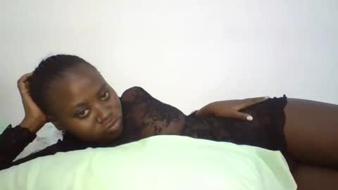 Snapshot of remmy_luna chatting on 02.18.25 Remmy luna online show from 02.18.25