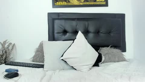 Laura online show from 01.21.25