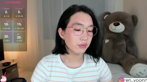 Snapshot of ren_yoonn chatting on 05.16.26 Ren online show from 05.16.26