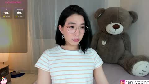 Snapshot of ren_yoonn chatting on 05.27.26 Ren online show from 05.27.26