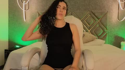 Renata 3 online show from 04.14.26